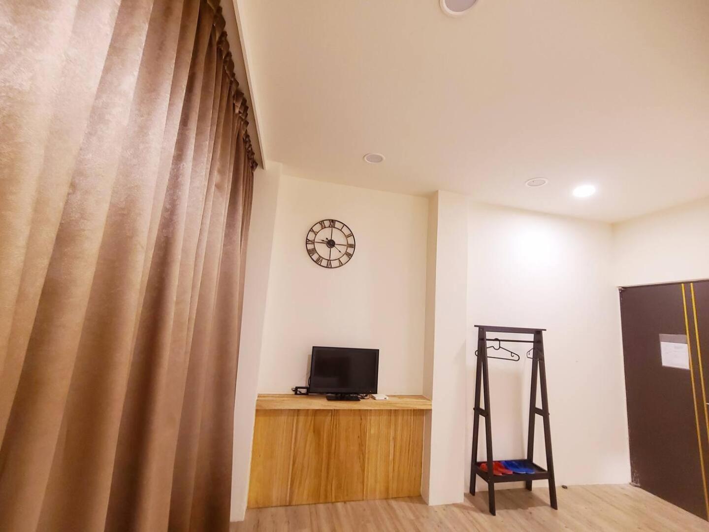 Vercareless Fengjia Taichung Exterior photo